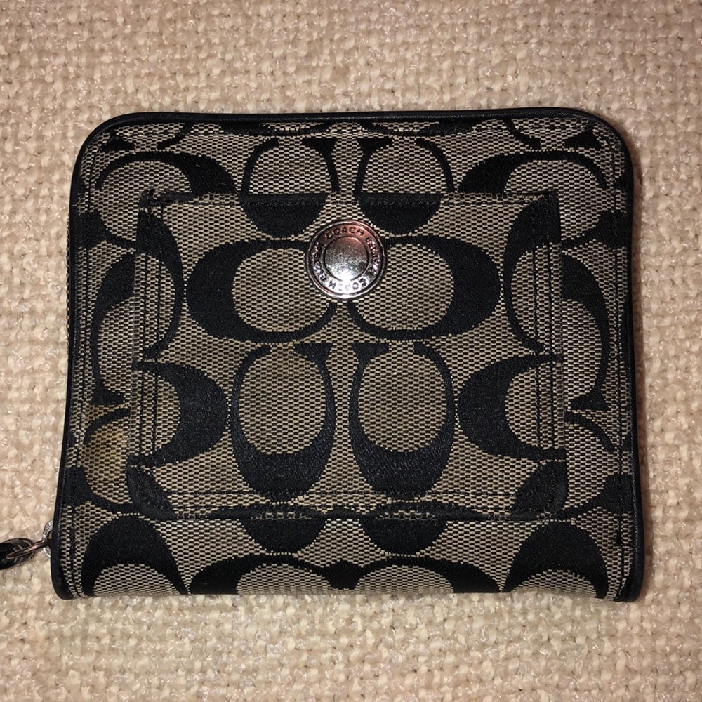 COACH Classic C Logo Zip Around Wallet